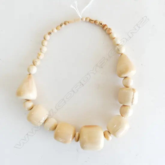 PRIMITIVE IVORY ORNAMENT NECKLACE 
