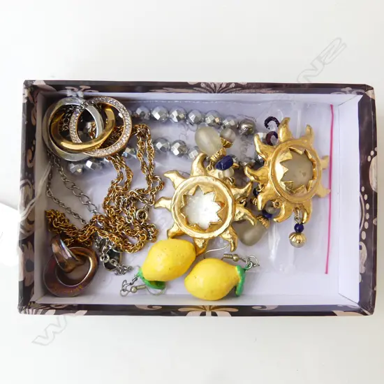 SMALL COLECTION CUSTUME JEWLERY