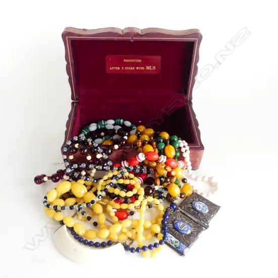 VINTAGE GLASS BEAD NECKLACES IN LEATHER JEWELLERY CASE (2 FEET MISSING) + TUSK PENDANT NECKLACE & SILVER BRACELET