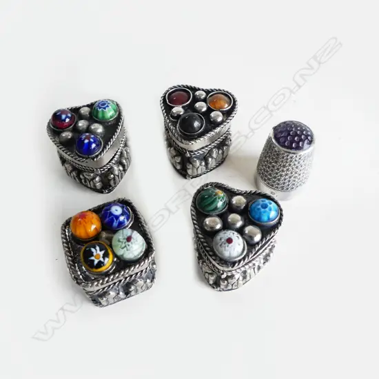 4 SMALL SILVER CONTAINERS WITH GLASS BEADS & 1 800 SILVER THIMBLE