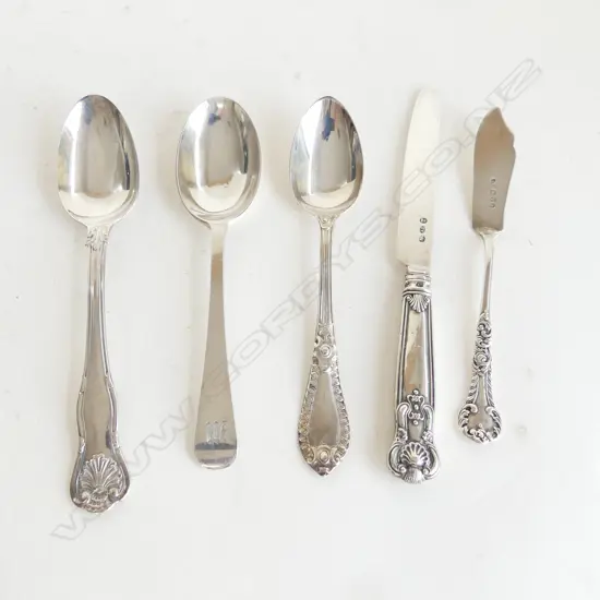 SMALL GROUP OF S/SILVER CUTLERY 3 SPOONS KNIFE 2 BUTTER KNIFE 125GMS