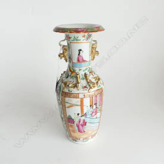 FAMILLE ROSE CHINESE  VASE H260MM