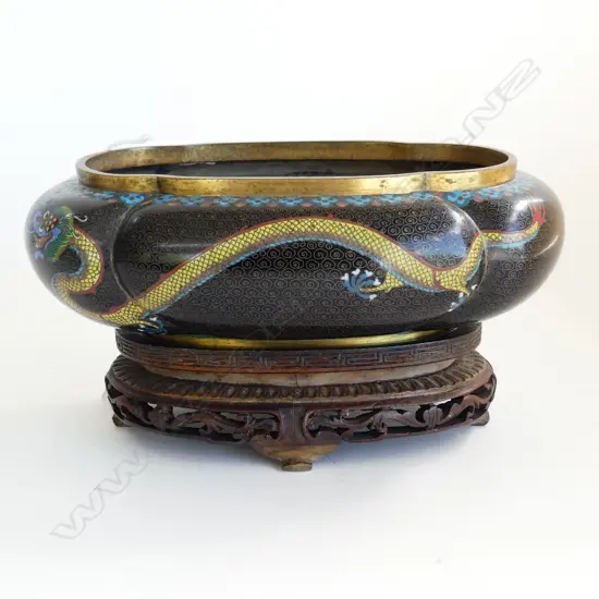 BLACK CLOISONNE VASE w. DRAGON DECORATION ON STAND W.205mm