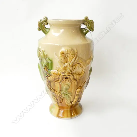GLAZED ORIENTAL VASE w. DRAGON DESIGN H.310mm