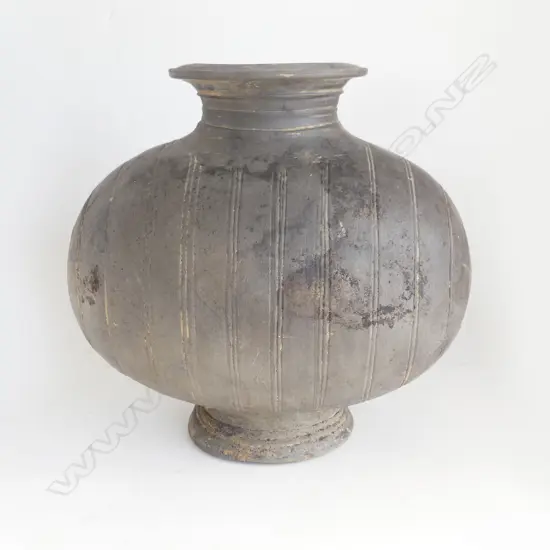 ORIENTAL ARCHAIC STYLE VASE H.240mm loss to rim