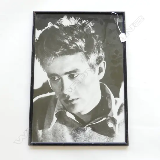 FRAMED B/W JAMES DEAN POSTER 500 x 330mm