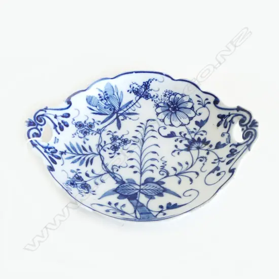VINTAGE BLUE ONION DISH GERMAN MARK DIA220MM