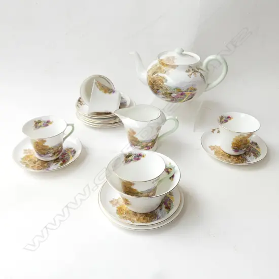 18 PCE SHELLEY 'HEATHER' TEA SET, TEAPOT, 5 TRIOS (1 CUP AF), MILK & SUGAR