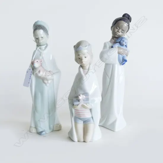 3 LLADRO CHRISTMAS FIGURINES INCL. KING BLATHASAR, MECHOIR & OTHER H.240mm