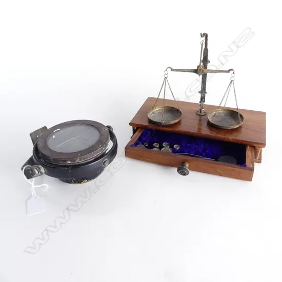 SCALES ON WOODEN DRAWER STAND, SHIPS 'SAURA KEIKI' COMPASS Dia.130mm