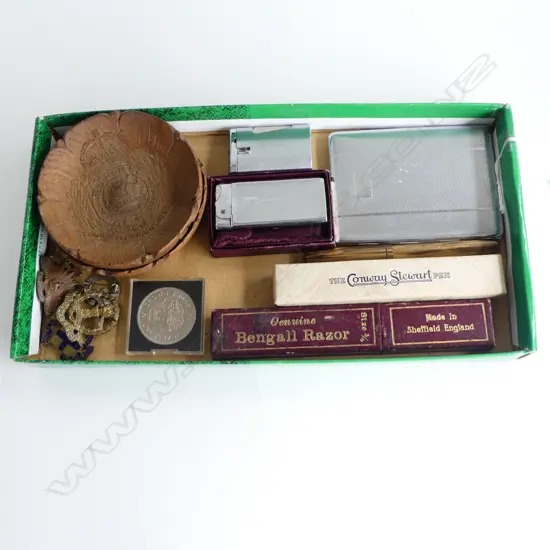 TRAY OF VINTAGE COLLECTABLES INCLDS; 2 RONSON LIGHTERS (1 boxed Wafer) 3rd AUCK REGIMENT NZ INFANTRY DISHES, PENS ETC 