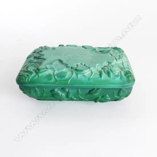 VINTAGE MALACHITE GLASS LIDDED BOX  L140MM