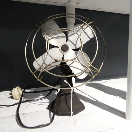 VINTAGE 'MAGIC AIR' FAN H.270mm