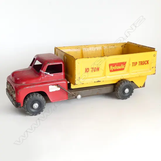 VINTAGE LINCOLN TIP TRUCK red & yellow. Maker's label to cab. L.450mm