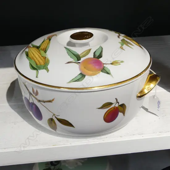 ROYAL WORCESTER EVESHAM LIDDED TUREEN Dia.220mm