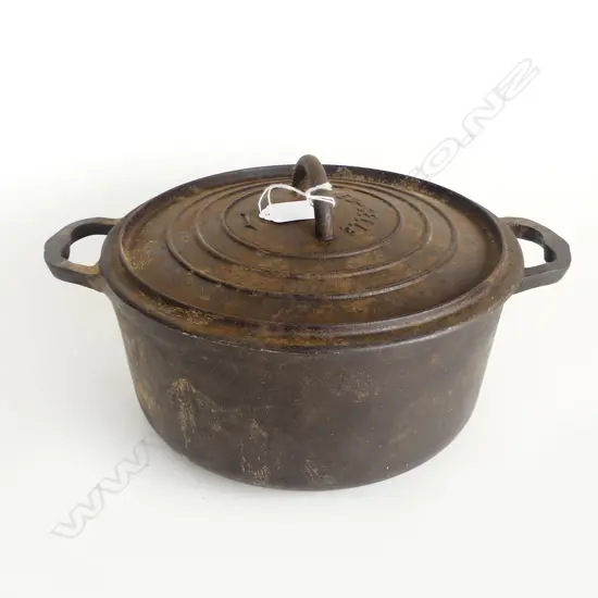 PIED-SELLE 4L CAST IRON CAMP OVEN 240mm dia