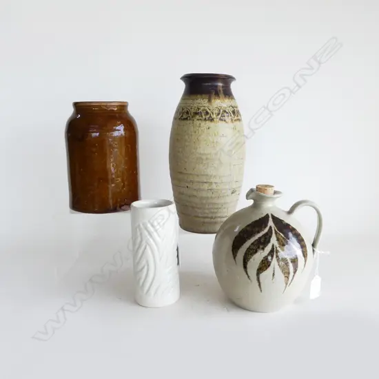FOUR PCS NZ POTTERY; JOHN & TINA BAKKER TALL VASE H.280mm, GLAZED CROCK, ADRIAN BEVIS CORKED VESSEL H.180mm & OTHER