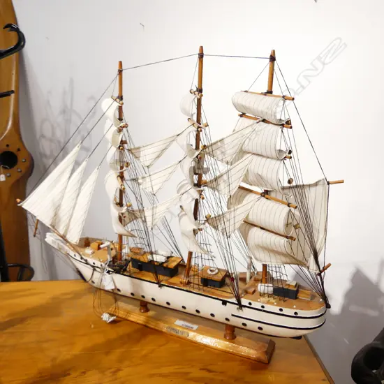 LG. MODEL 3MAST SHIP; 'Christian Padich', 780x110x580mm, faults