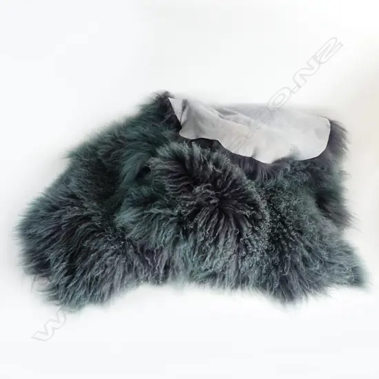 2 LIVING & CO 'MONGOLIAN SHEEPSKIN' L.95mm