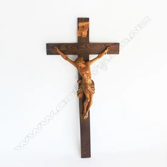 LARGE WALL HANGING CRUCIFIX L710