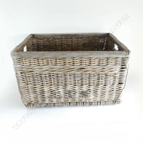 LG WICKER BASKET 680x480x390mm