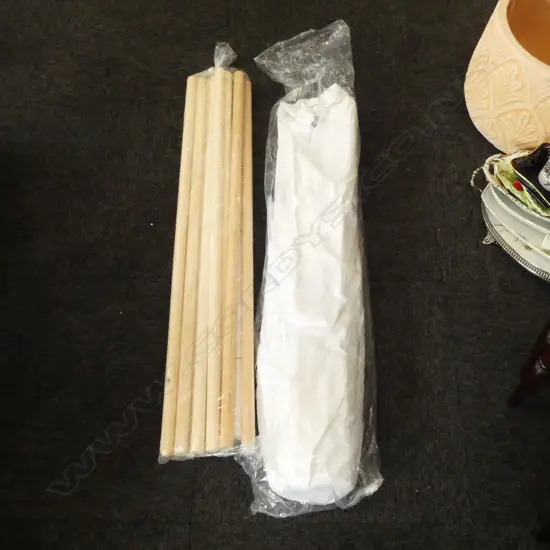 BOXED AS NEW CHILDS TIPEE SET