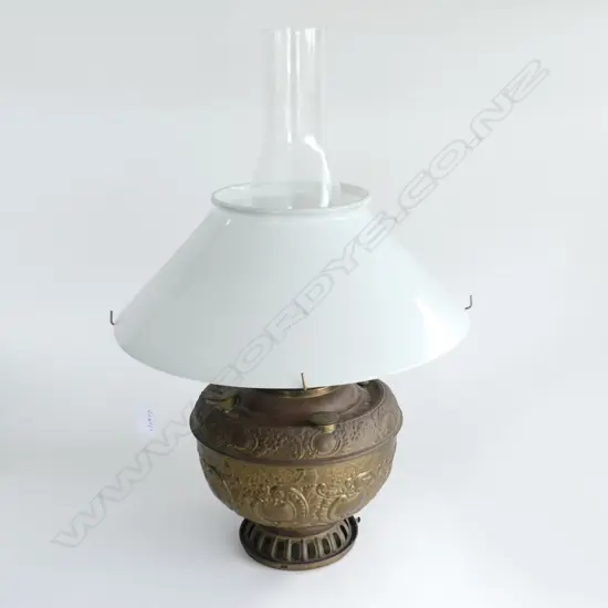 ANTIQUE KEROSENE TABLE LANTERN H.550mm