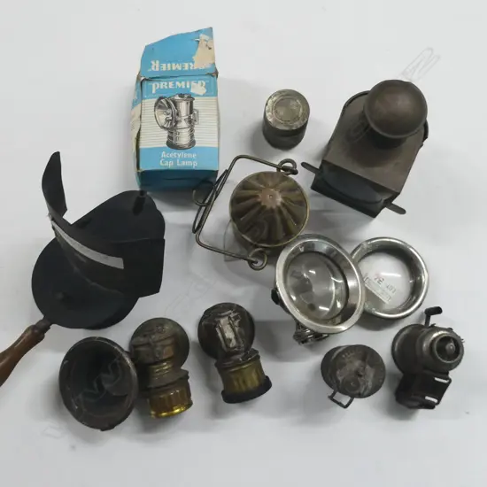COLL. VINTAGE MINERS CAP LAMPS INCL. LANTERN, LANTER w. FAULTS, etc