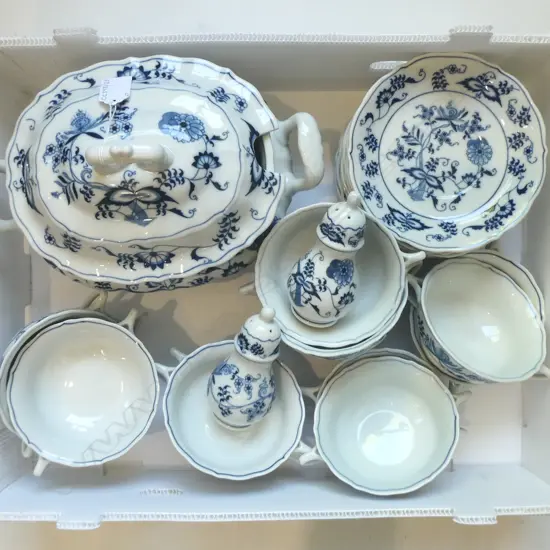 BLUE DANUBE 12 SOUP COUPES & 12 SAUCERS, SOUP TUREEN, SALT & PEPPER (EXCELLENT CONDITION)