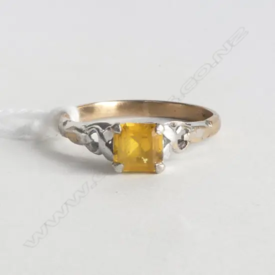 VINTAGE 9ct Y/GOLD & YELLOW STONE RING 1.55gms SIZE L