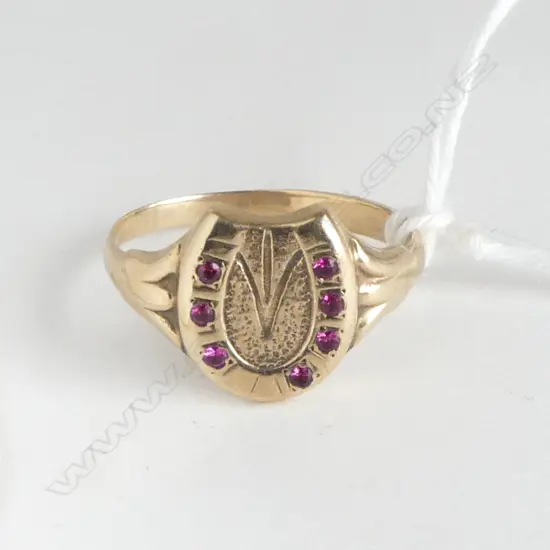 9ct Y/GOLD & RED STONE HORSE SHOE SIGNET RING 4.5gms SIZE S