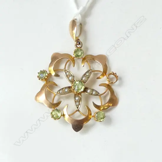 9CT GOLD PERIDOT & SEED PEARL PENDANT 1 PERIDOT MISSING 2.2GMS TOTAL WIEGHT