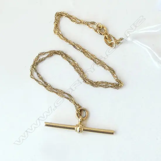 18CT GOLD ? CHAIN WITH 9CT GOLD FOB TOTAL WIEGHT 4.8GMS