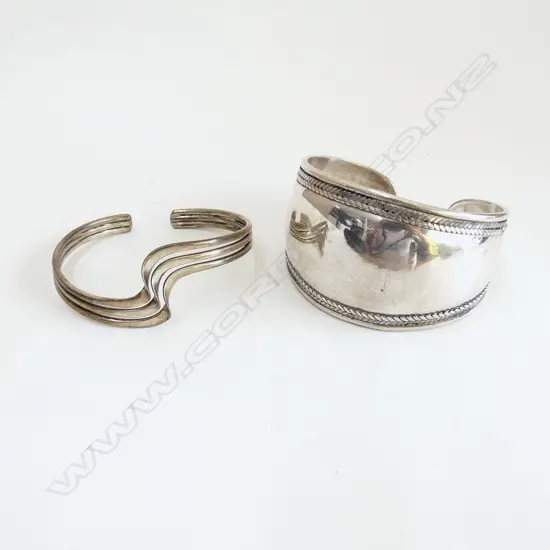 2 SILVER DESIGNER BANGLES 57gms