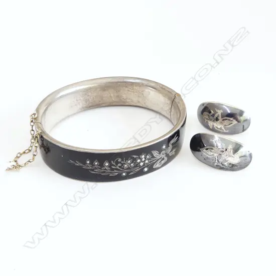 BLACK ENAMEL & SEED PEARL BANGLE (some wear to back) w. PR SIAMESE SILVER & ENAMEL EARINGS ; 41.90 grams