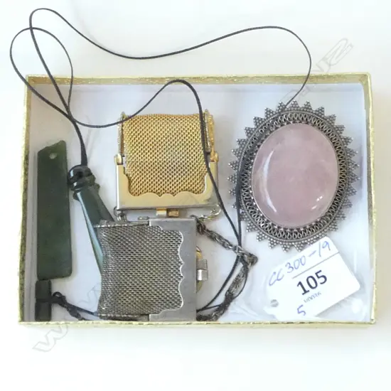 LG SILVER AND ROSE QUARTZ PENDANT, 2 POUNAMU PENDANTS & 2 VINTAGE MINI MESH BAGS