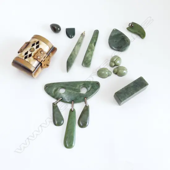 ASST. GREENSTONE / POUNAMU + BONE BOX W.50mm