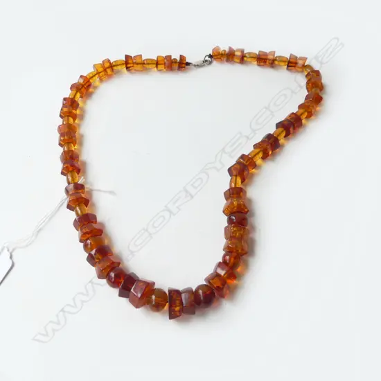 AMBER NECKLACE