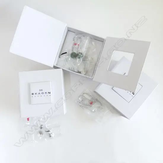 3 PRS OF DIFFERENT SKAGEN GEM SET EARINGS NEW