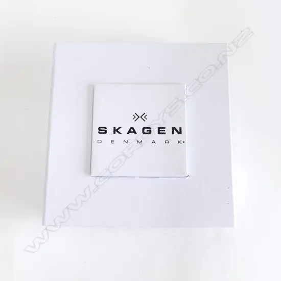SKAGEN GEM SET LEATHER TRIPLE WRAP BRACELET NEW WITH PACKAGING