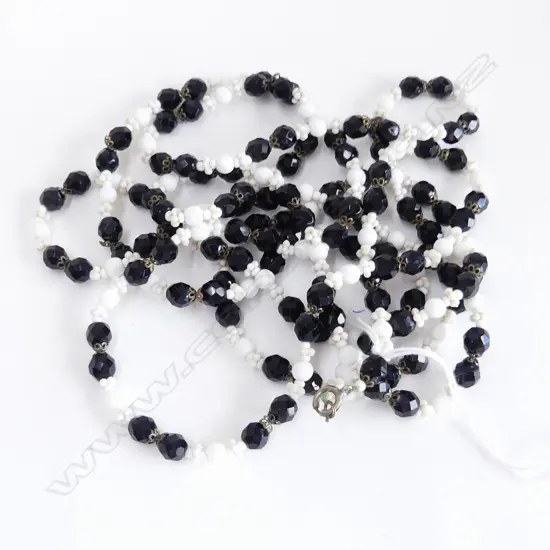 BLACK & WHITE GLASS BEAD NECKLACE L.1900mm