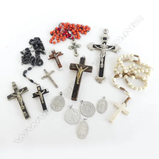 COLLECTION VINTAGE ROSARIE BEADS 7 PILGRIMS ITEMS