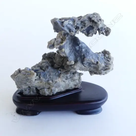 SMALL NATURAL WEATHERED SCHOLARS ROCK on stand ex. Gobi desert. looks like a stylised dragon H.115mm