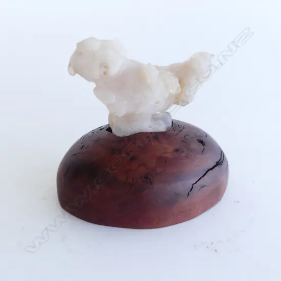 PALE AGATE NATURAL PIECE SCHOLARS ROCK weathered bird form in burr wood stand ex. Gobi desert. L.110mm