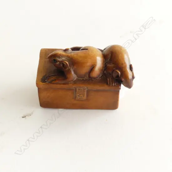 JAPANESE CARVED BOXWOOD NETSUKE AS a trunk with 2 rats on top