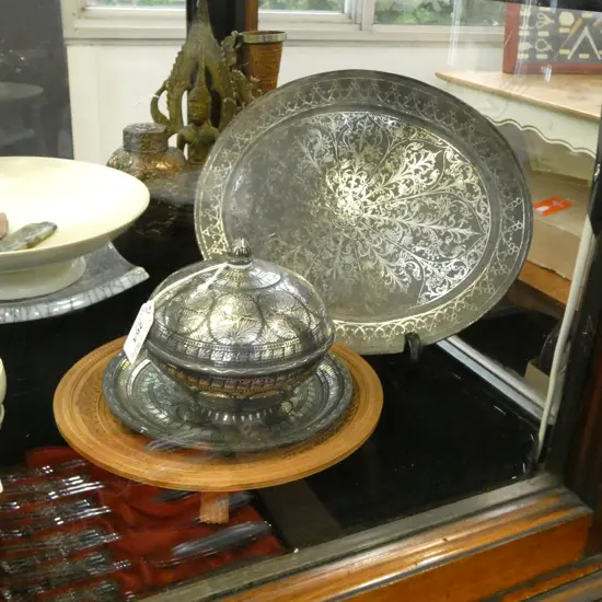 3 PCES INDIAN BIDRI WARE + CARVED WOODEN PLATE 210mm dia