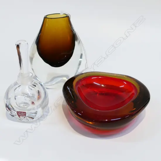 3 PCES ART GLASS, VASE, BOWL, ORREFORS PERFUME BOTTLE H.105mm