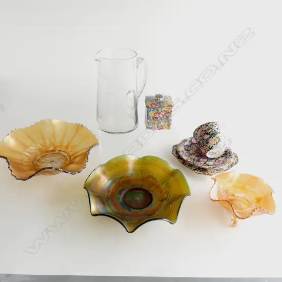 3 CARNIVAL GLASS BOWLS 245mm dia, FERN ETCHED JUG H.195mm, CHINTZ TRIO & LIDDED SUGAR