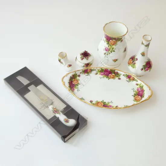  TRAY OF R. ALBERT OLD COUNTRY ROSES