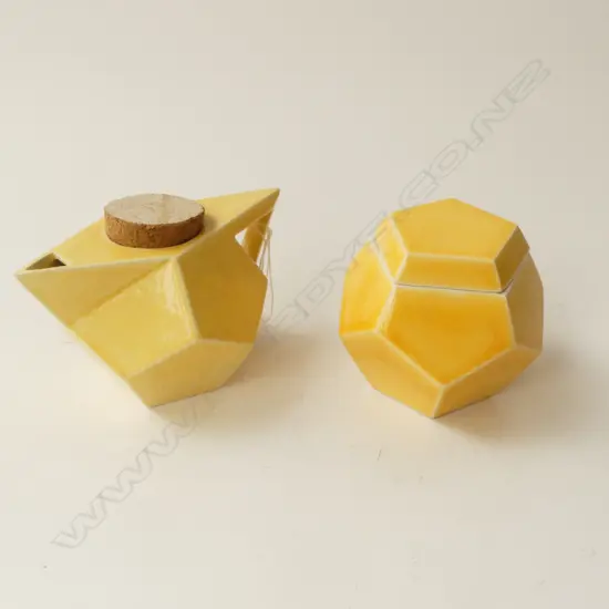 ROY COWAN (1918-2006) GEOMETRIC MILK JUG & SUGAR BOWL; Potters initials inscribed to base w. date 8-83, h.75mm